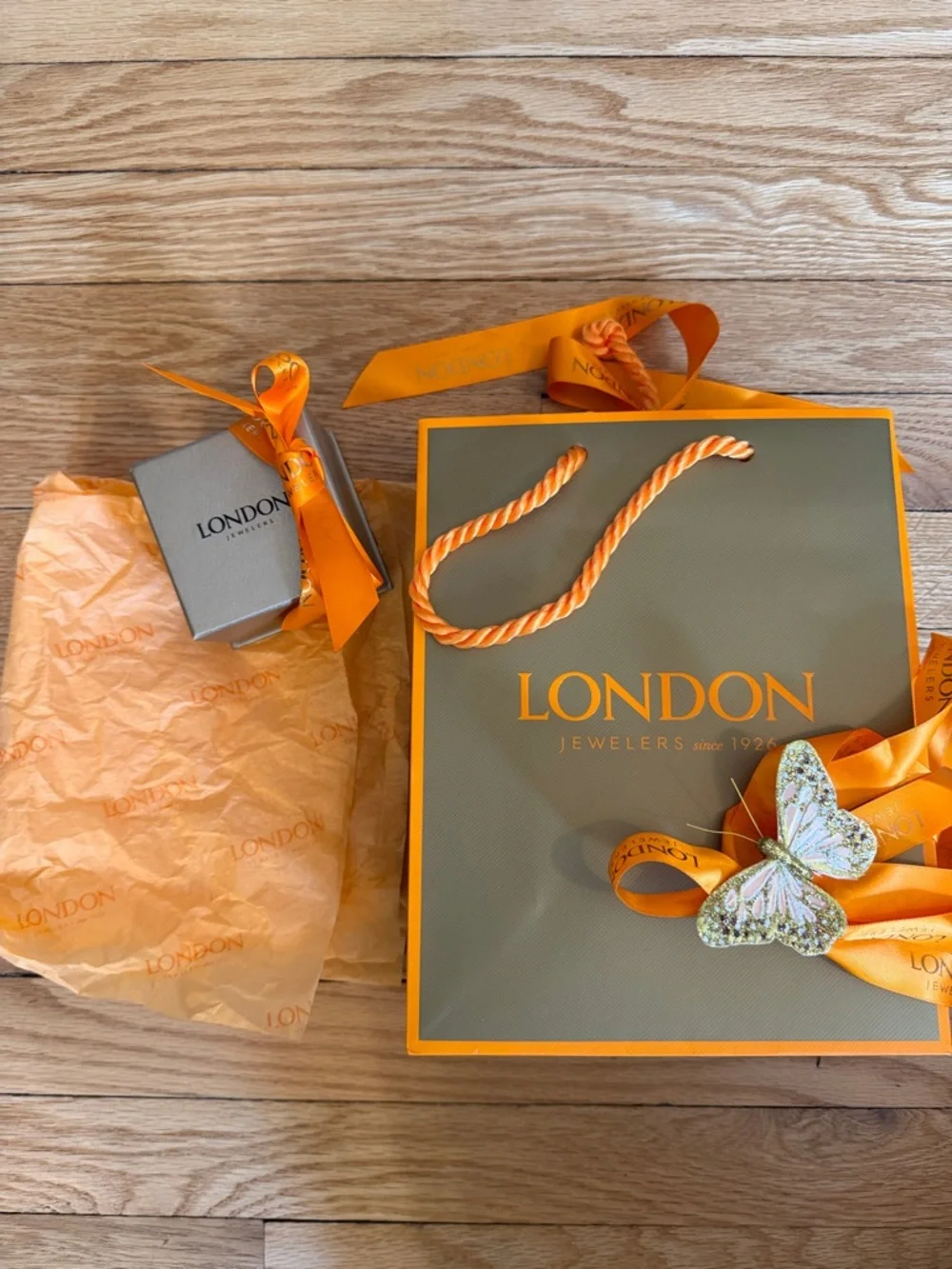 London Jewelers Gift Bag & Box - Gold Orange butterfly ribbon bag paper box